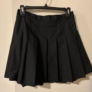 Black Pleated Skirt w/built in shorts Size S